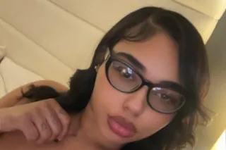 Curvy 24 Year Old BOMBSHELL - ... - Image 3