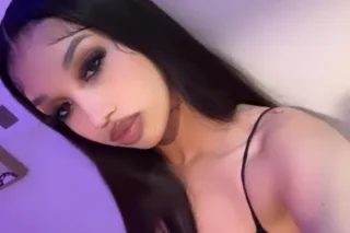 AVAILIBLE FOR INCALL AND OUT🎀💦... - Image 2