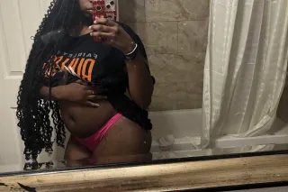 CHOCOLATE COVERED 🍫🍓STRAWBERRY... - Image 1