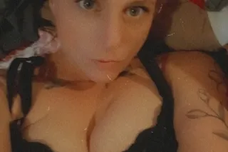 Ms Britt Bratt - Image 5