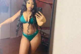 big boobies and juicy lip avai... - Image 4