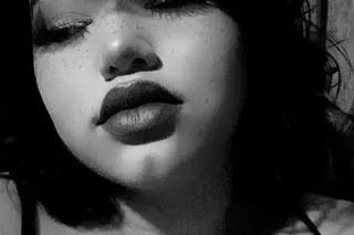 20 yr old latina selling pics ... - Image 2