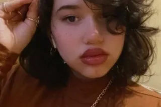 20 yr old latina selling pics and vids - Image 5