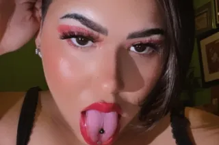 20 yr old latina selling pics and vids - Image 7