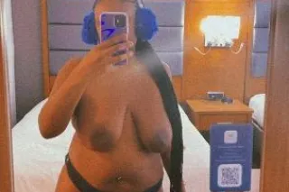 QV SPECIAL😘Phat ass🍑 pretty ti... - Image 4