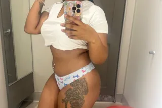 Available Tonight💋 - 25 - Image 4