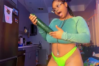 i do like it big 🤭🤭💦💦👀 EYE LOO... - Image 1