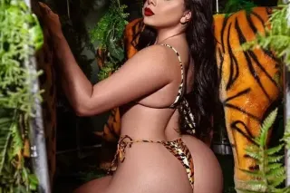 Jade Brooks ready for fun ❤ - Image 6