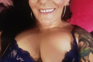 PAWG MILF BIG BOOTY CAM MODEL ... - Image 2