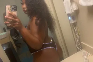 WATCH ME PLAY WITH THIS PUSSY💦... - Image 1