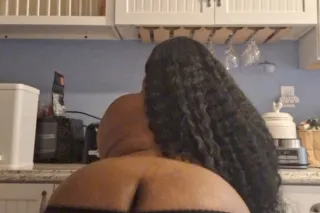 Stacked BIg booty Freak👅Wet th... - Image 2