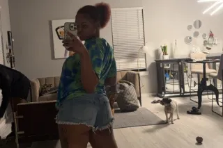 Pretty tight wet lightskin😍💦 -... - Image 1