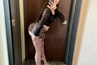 😍 Brunette Bombshell 💃🏻 - 24 - Image 3