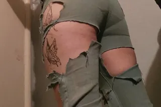 " curvy , cute. stright to the... - Image 1