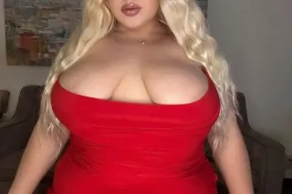 🍭UR FAV BBW BOMBSHELL BACK IN ... - Image 1