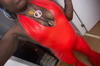 IM EXTREMELY WET.. I NEED TO F... - Image 3