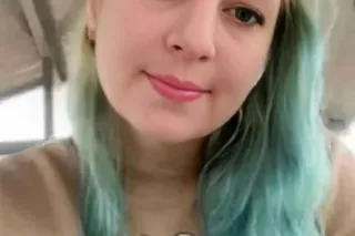 Hi I’m your new Playmate ready... - Image 2