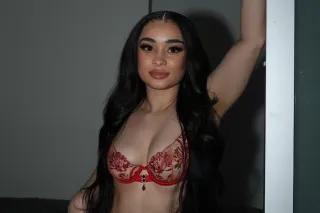 4 Foot 9 middle eastern bombsh... - Image 2