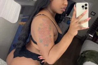 New In Town 🩷 - Image 5