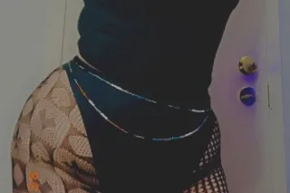 Just a bird looking for a worm... - Image 3