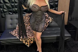 Beautiful Blonde formally published model Visiting Little Rock today only - Image 5