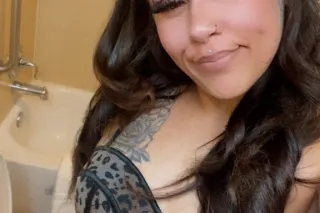 24, Mixed, Lightskin - 24 - Image 3