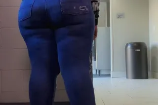 sooo mfn horny, this fat ass jus askin 4 some dick... im so mf wet daddy🤤🤤 - Image 6