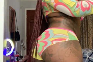 Short Sexxi lol & Thick Mature... - Image 3