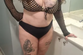 fettish friendly mature lady -... - Image 2