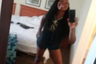 LET ME GIVE YOU A FOOT JOB - 2... - Image 4