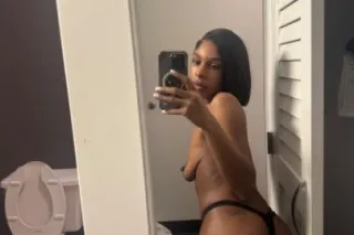 petite brown skin 🍪🍩🍫💦 outcall... - Image 1