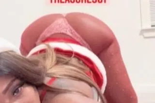 🎄🎄🎁 Pretty nasty girl I LOVE T... - Image 1