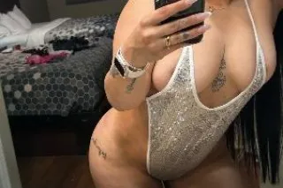 Hola soy VIVIANA una chica lat... - Image 2