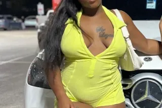 just visting out here, be good to me 😘 - Image 5