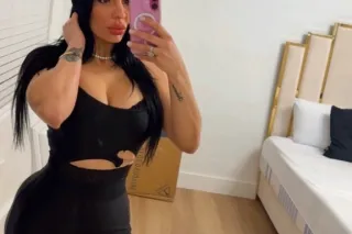 beautiful hot Cuban girl - Image 2