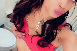 Naomi NASTY LETS PARTY AND PLA... - Image 4