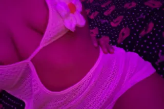 come get this juicy wet pussy😘... - Image 1