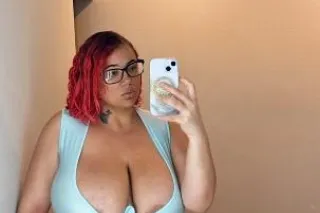 SUPER SOAKER GODDESS 👅 BIG TIT... - Image 2