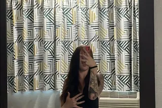 let me be your lucky charm tonight - Image 3