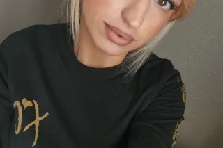 ♡katie. hit me up. you know yo... - Image 3