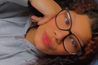 COME CHILL WITH THE QUEEN I AM... - Image 1