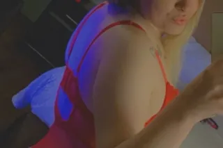 Brunette bombshell ready to fu... - Image 2