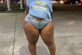 JUICY WET PUSSY 💦👅 COME FUCK M... - Image 2