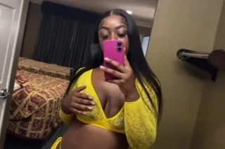 😋😋😋 Hi daddy, I'm available to... - Image 1