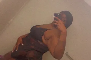 NEW IN TOWN TALL SEXY WONDERLA... - Image 2