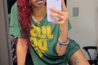 EVEN BETTER IN PERSON - 24 - Image 4