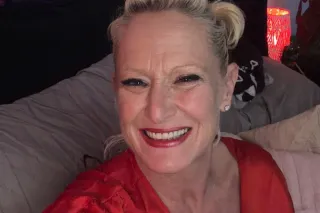 Do you want to watch this milf... - Image 3