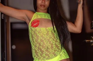 Lightskin🥰💦 SlimThick💕🍑 Wet💦 😘... - Image 2