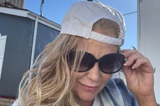 💋- Long Platinum blonde hair ,Natural DDDs 👅 ,full lips high cheek bones with a killer smile that lights up every room/ My personality is upbeat,super friendlywarm I specialize in P-n-P I am UpLate - Image 12