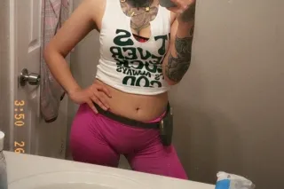 new to town come hit me up - 2... - Image 3